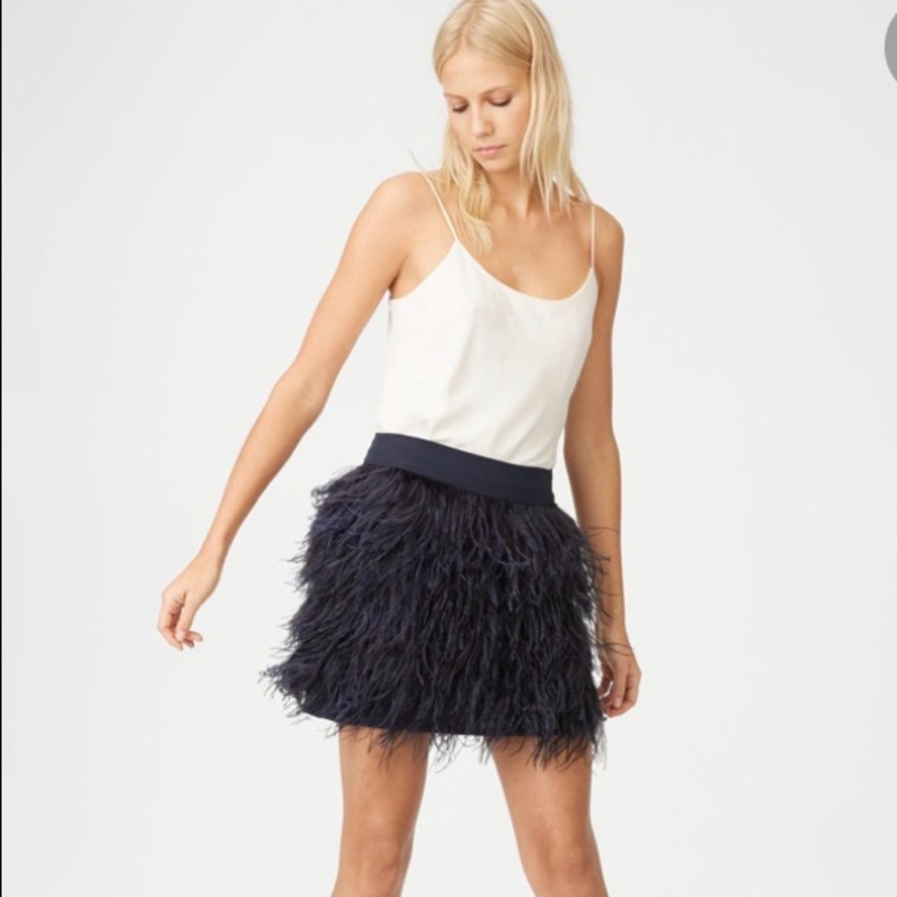 Club Monaco XS ostrIch feather skirt.